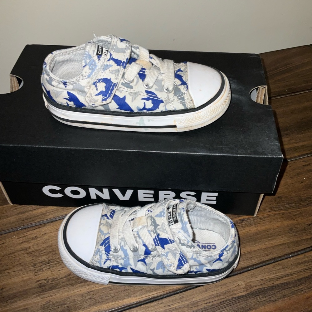 Converse shark boys shoes